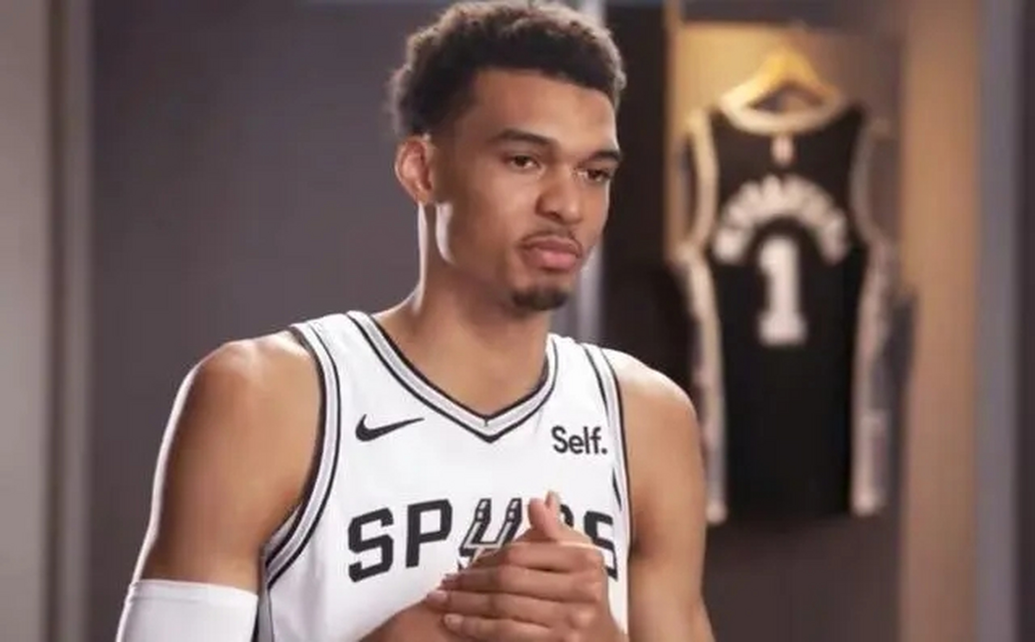 华体会官方网站下载-文班亚马法语采访引争议，马刺紧急公关的简单介绍