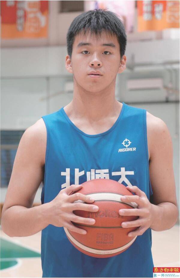 华体会官方网站下载-关于蔡崇信篮球奖学金：助力中国少年留美的信息