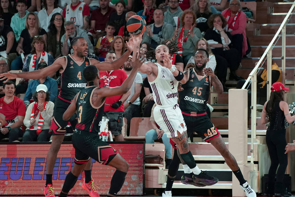 华体会app下载入口-包含太阳三巨头合体，首轮横扫对手晋级的词条