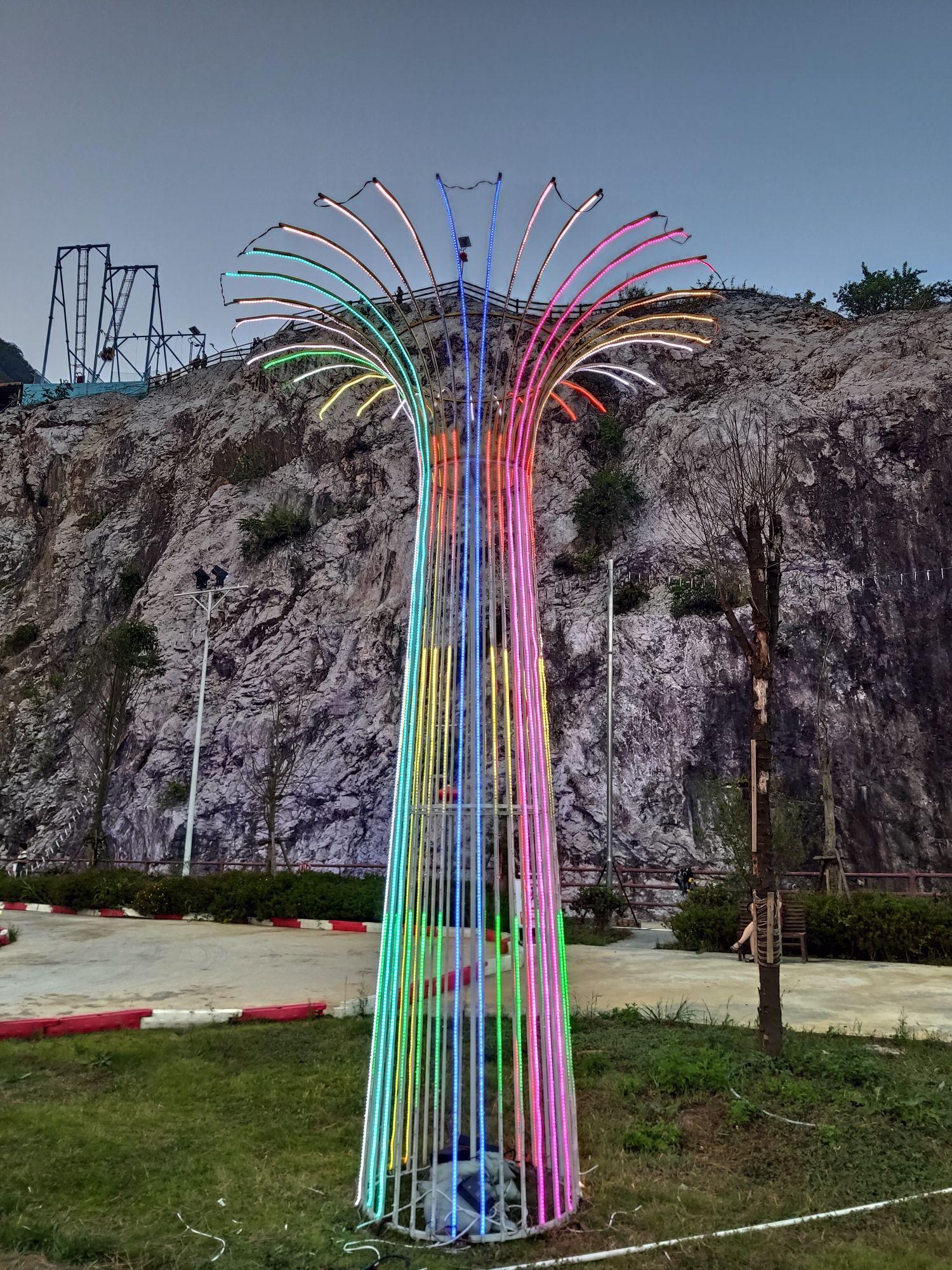 华体会官方网站下载-包含“极限运动爱好者分享：如何在城市中找到“游乐场”！”的词条