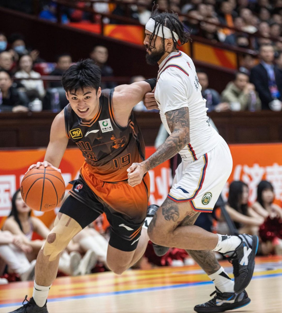 包含“CBA赛季最精彩时刻,瞬间定格在历史之中!”的词条 包含“CBA赛季最精彩时刻,瞬间定格在历史之中!”的词条